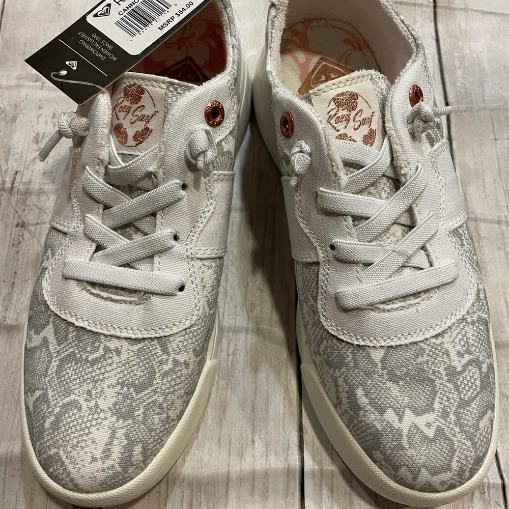 Roxy surf tennis shoes